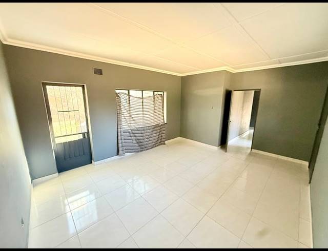 8 BEDROOM HOUSE FOR SALE IN VANDERBIJLPARK CW 6